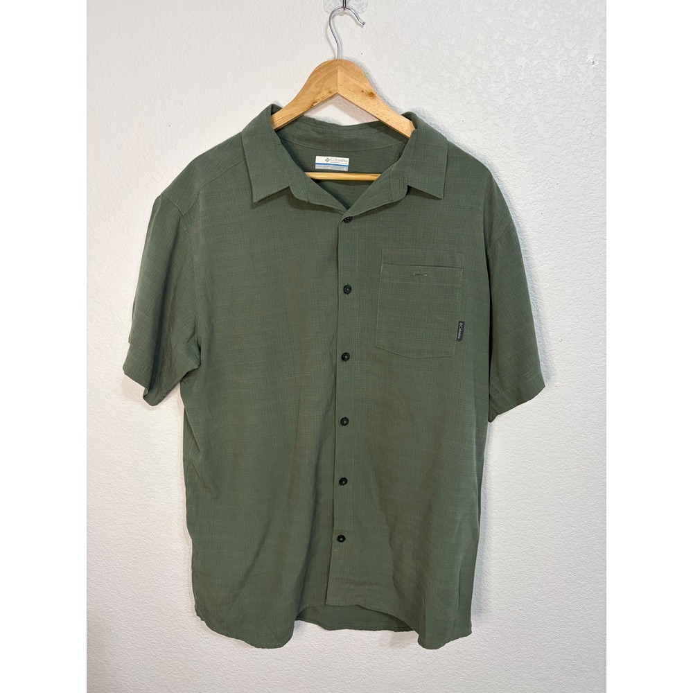 Columbia Mens Large Olive Green Short Sleeve Button Down Textured Hiking Shirt